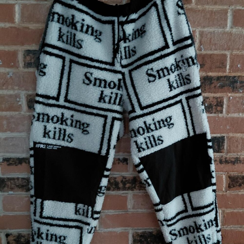 #FR2 - SMOKING KILLS Buttless Fleece Pants